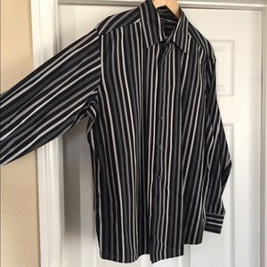 Axcess by Claiborne mens XL button up shirt!!